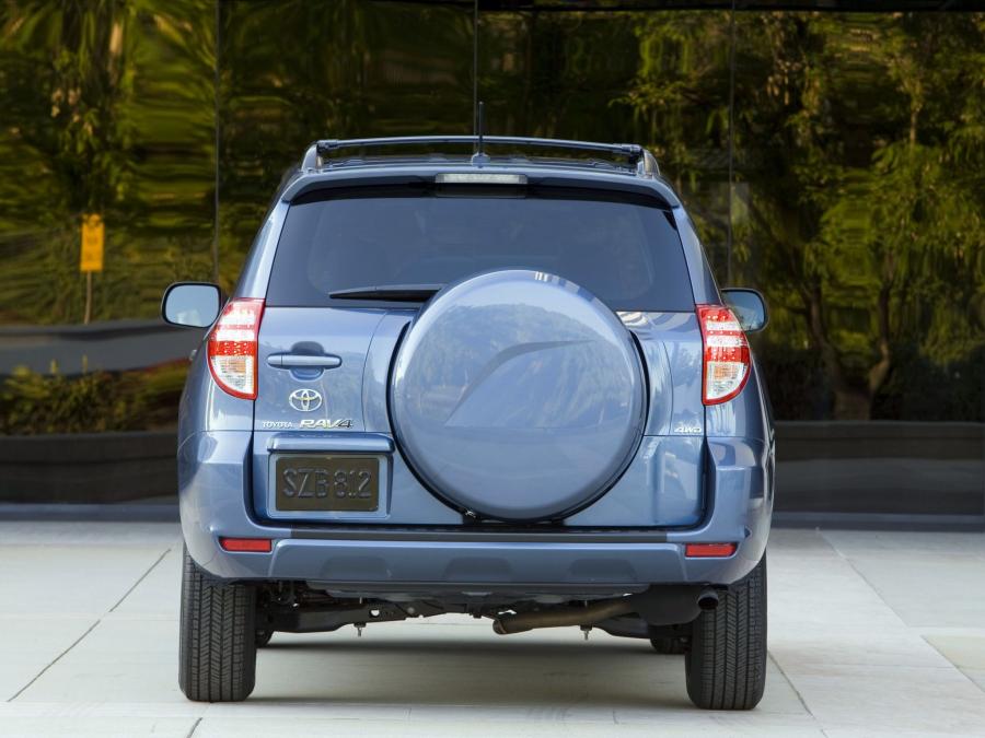  Toyota RAV4 2008 года  (US) (фото 13 из 23)